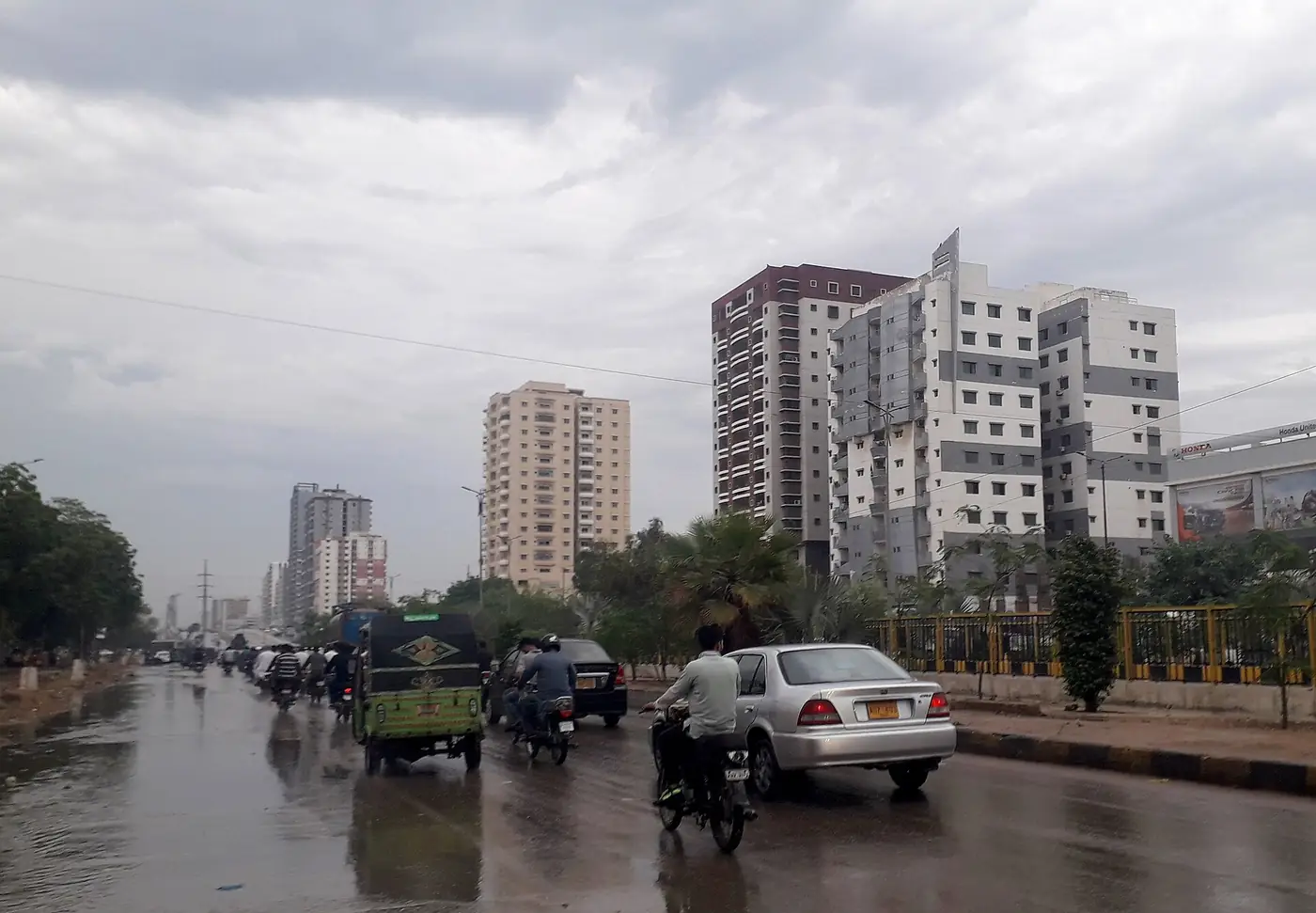 A rainy morning in North Nazimabad